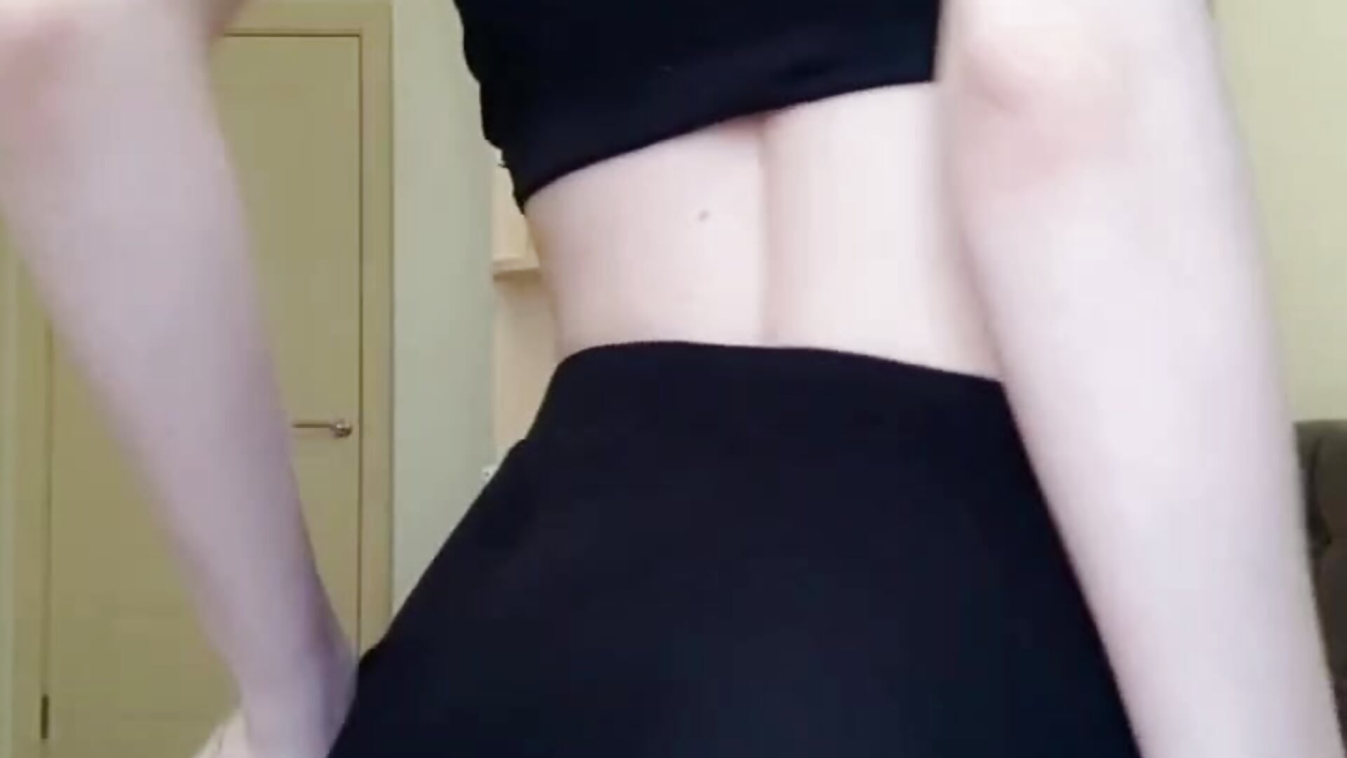 Twirling my ass in shorts - vídeo de Cutieblondegirl modelo de câmara