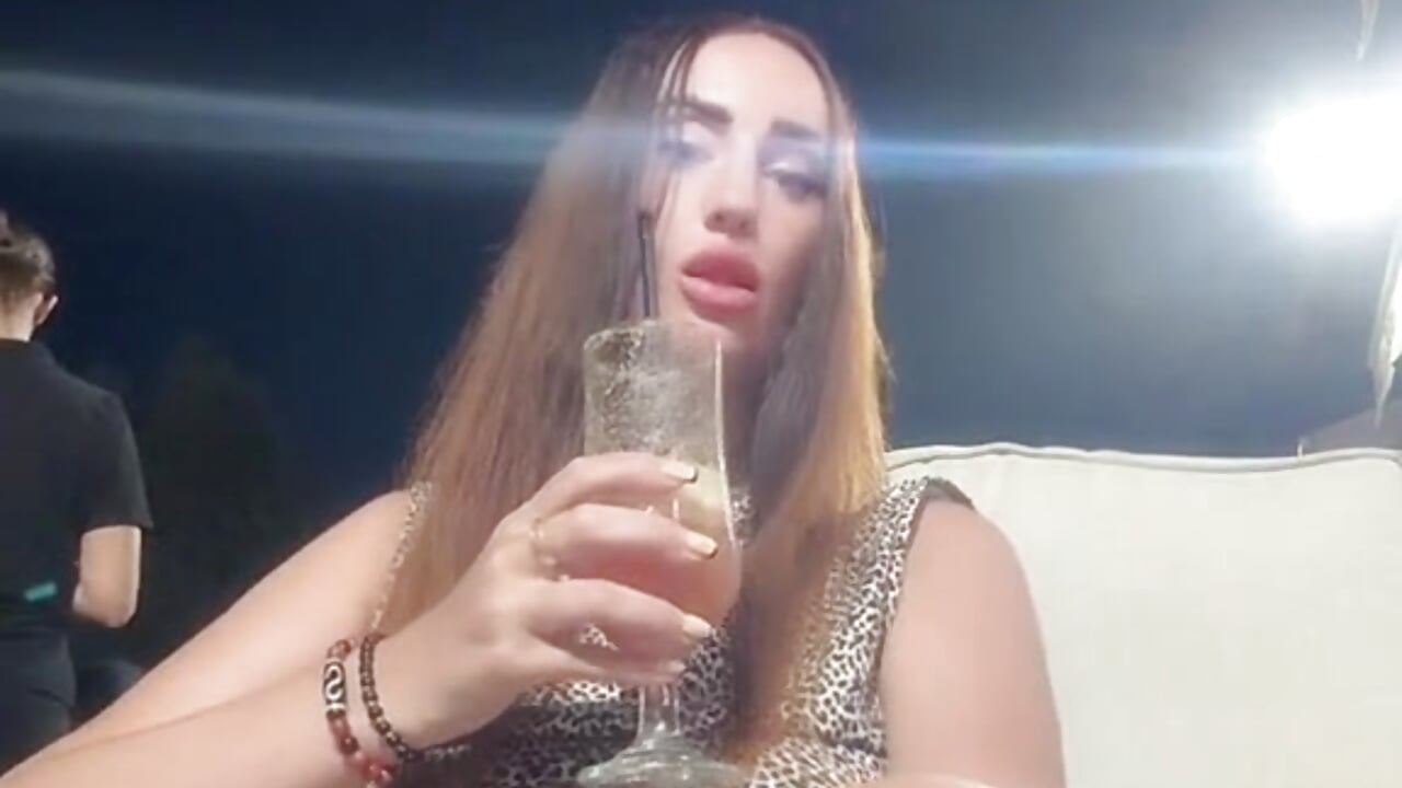 Easy and beautiful - video by Las_Vegas888 cam model