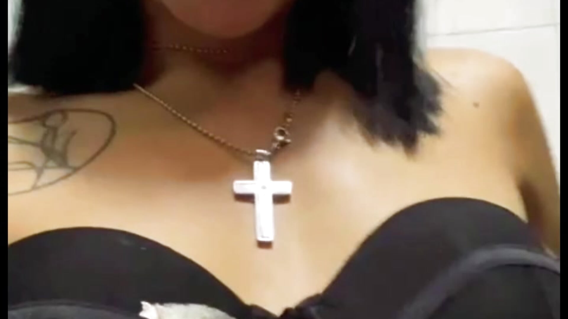 touching me in my doctor's bathroom – видео вебкам-модели Valkiria_ponce