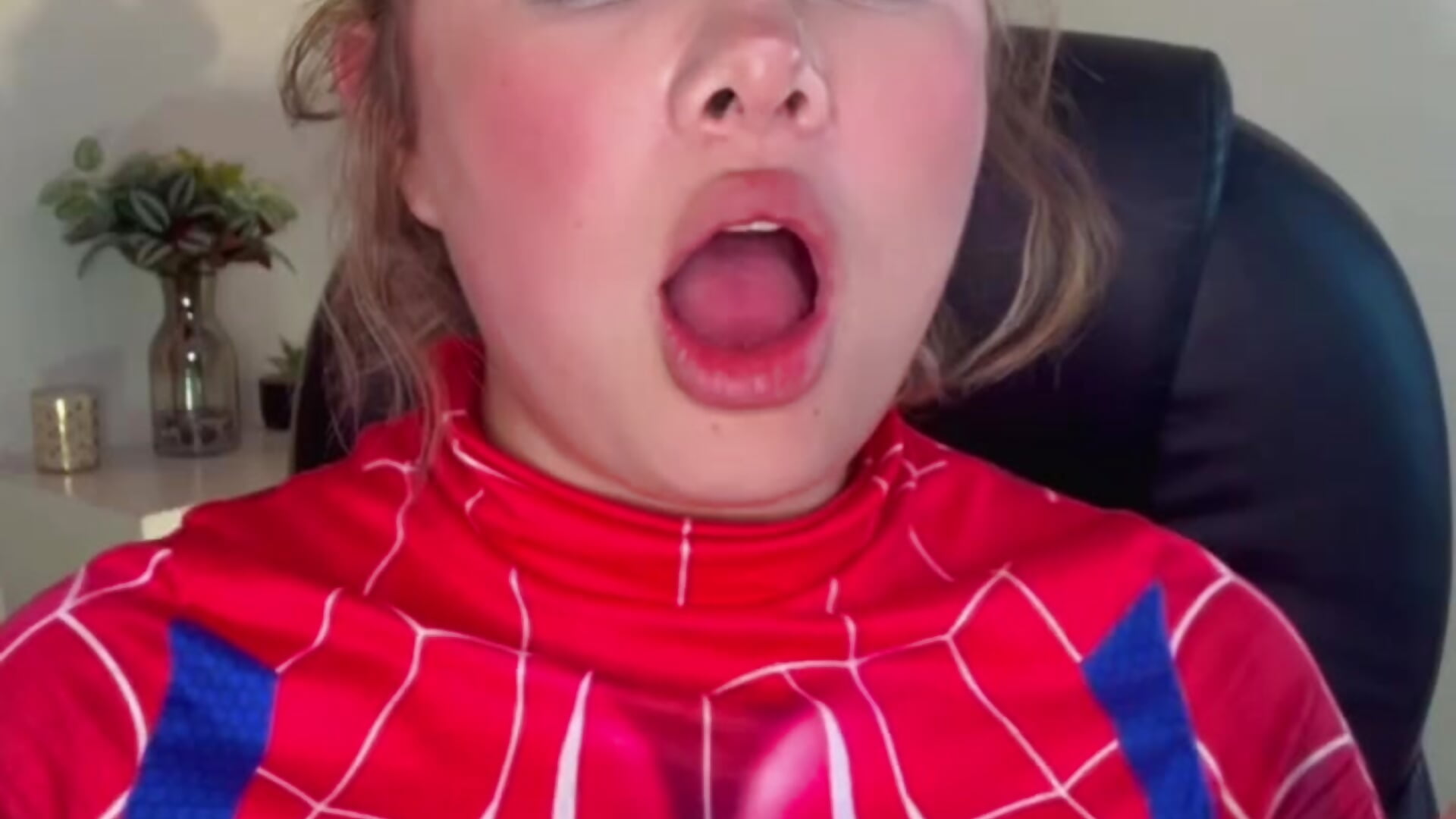 Paddle my cute face babe 💖 - video by Khali_reed_ cam model