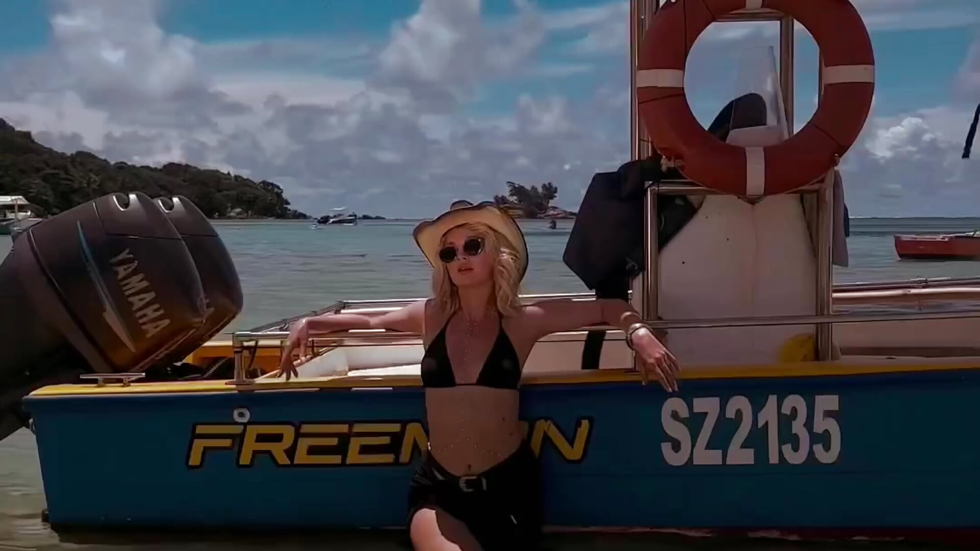 Hot girl - vídeo de Lynna_Sparks