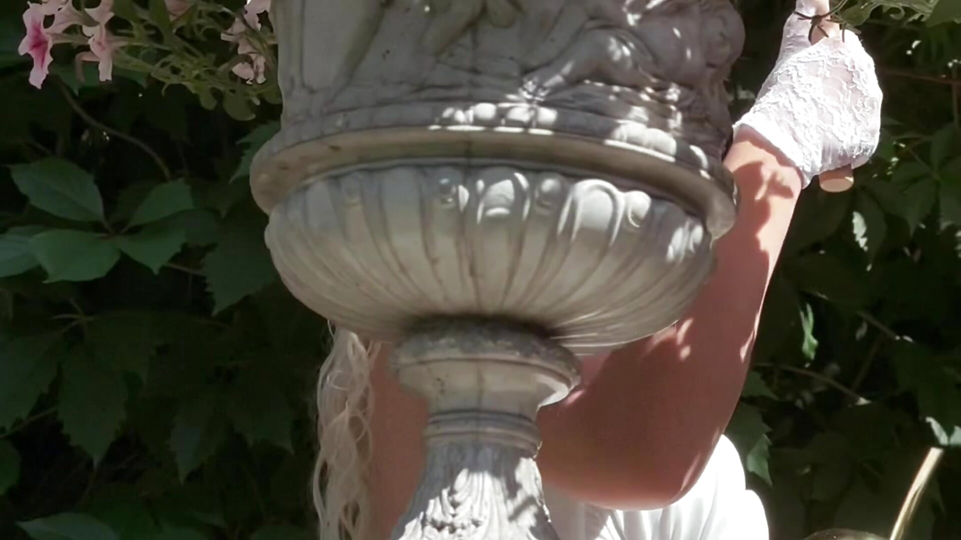 Secret garden 🌹－カメラキャストのLynna_Sparksの動画