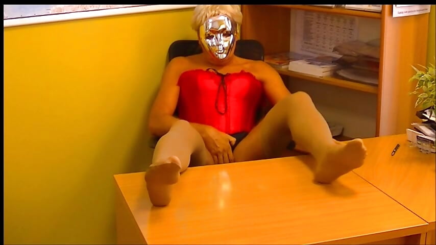 Na biurku w pracy - video by Teresa069 cam model