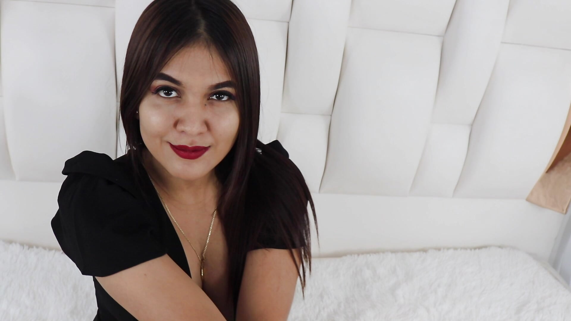 MiaPrettzPremiun - video by MadelineJackson cam model
