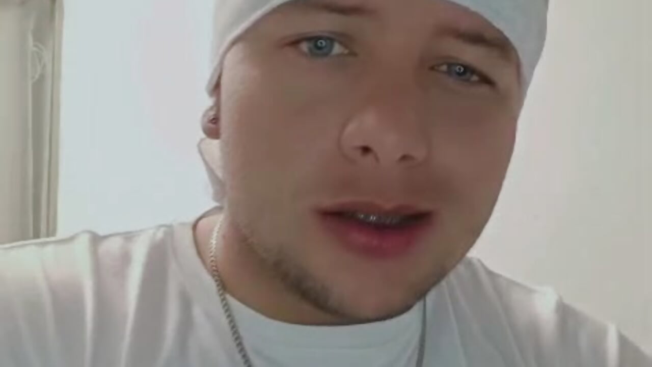 MAX BEING MAX - video av Marteve cam model