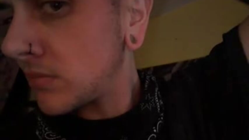 Vídeo em tendência de modelo na câmara Chickencutlett 2337