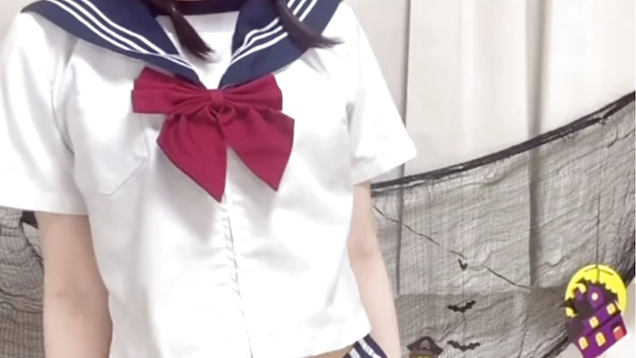 なる子の生脱ぎ脱ぎ/顔出し♡制服ver
