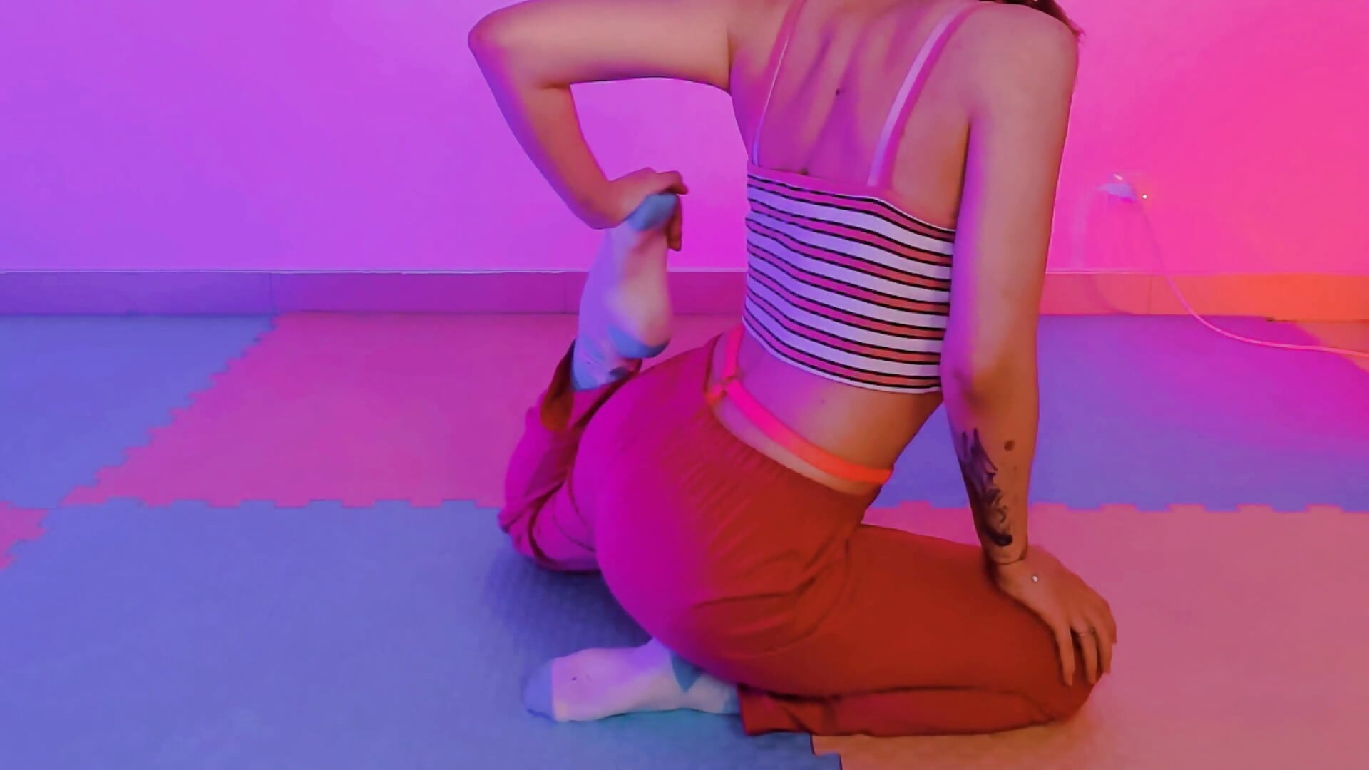 little stretching - video by JasmineMilko cam model