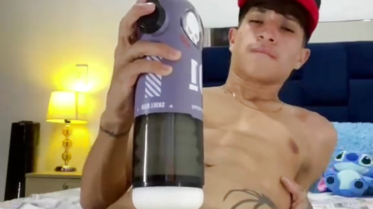 how much I enjoy playing with this toy and it makes the explosion great - video av _CamiloBass cam-modell