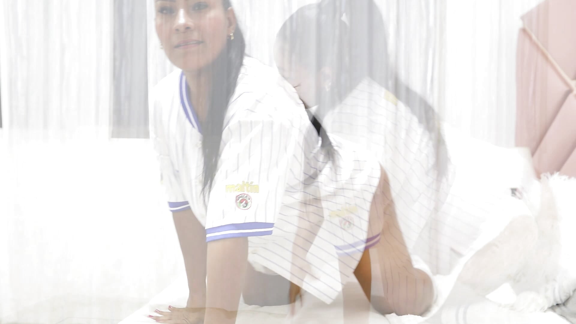 SEXY DANCE NAKED - vidéo du modèle de showcams OliviaBurning