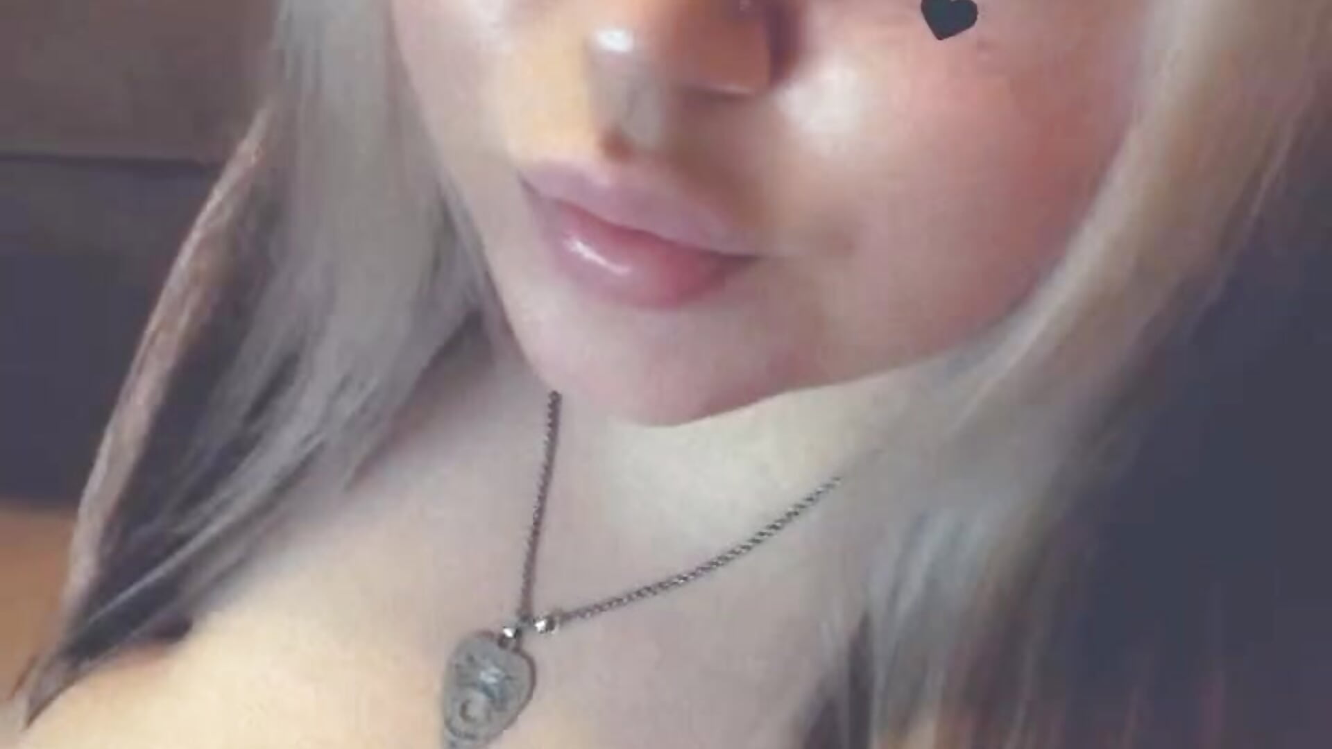 kiss u favy😘 - video by CherryXGirll cam model