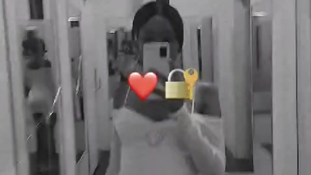 1000542516