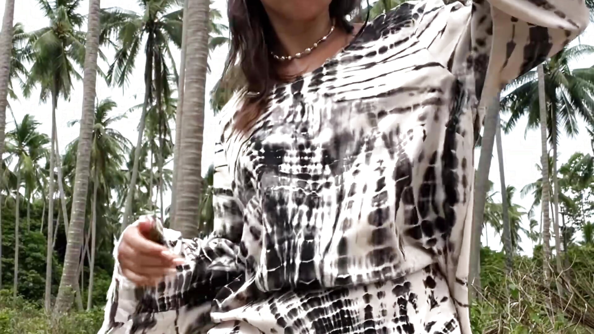 Hot 🥵 jungle dance 🌴－カメラキャストのIzabella_Bellaの動画