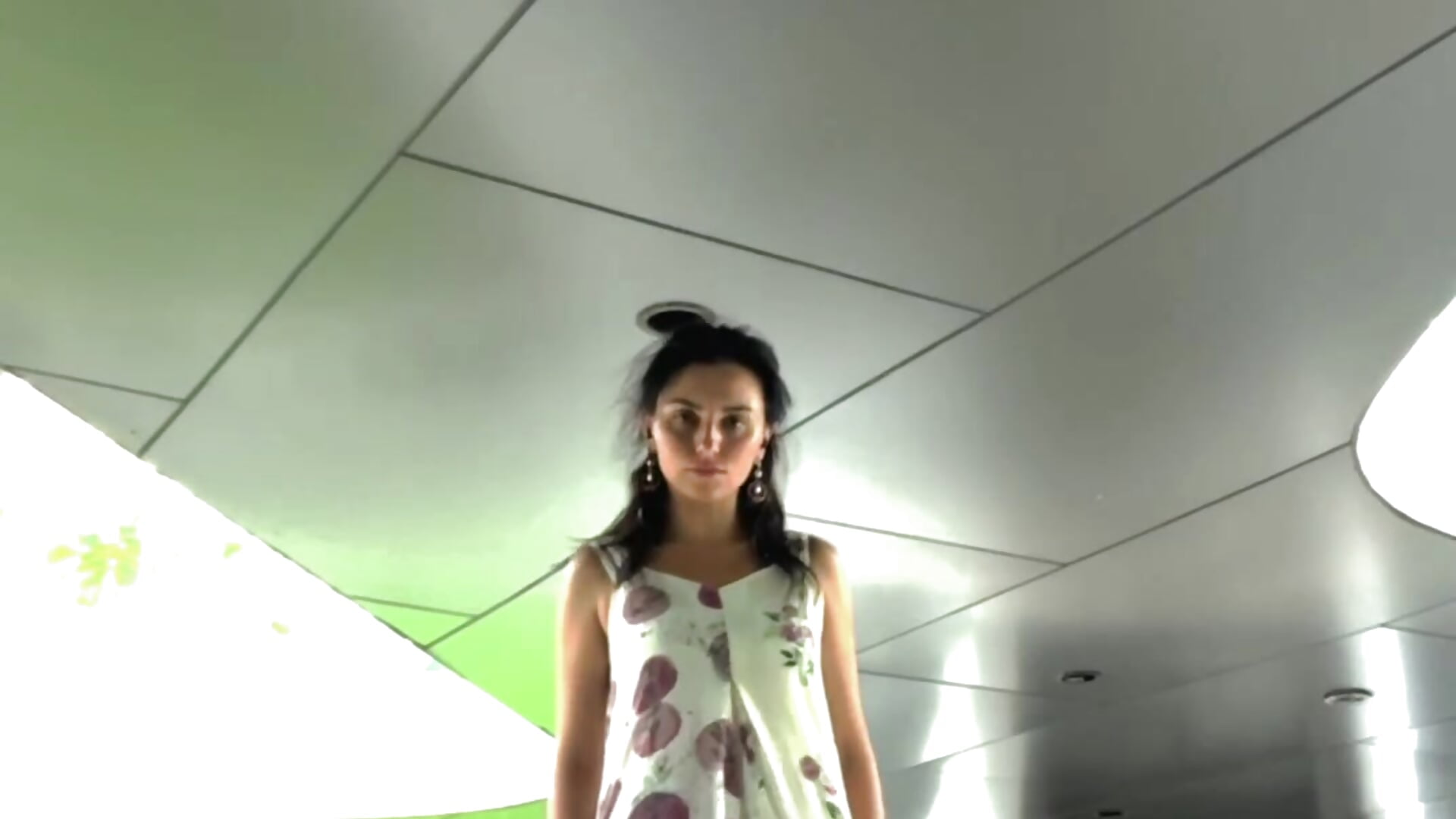 Shapes of sexy shades 🫂－カメラキャストのIzabella_Bellaの動画