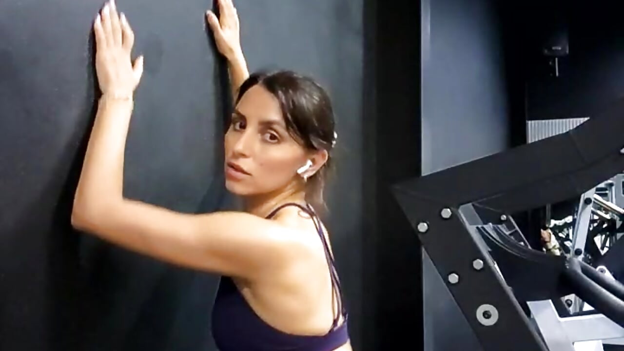 Sexy show in gym 🏋️‍♀️