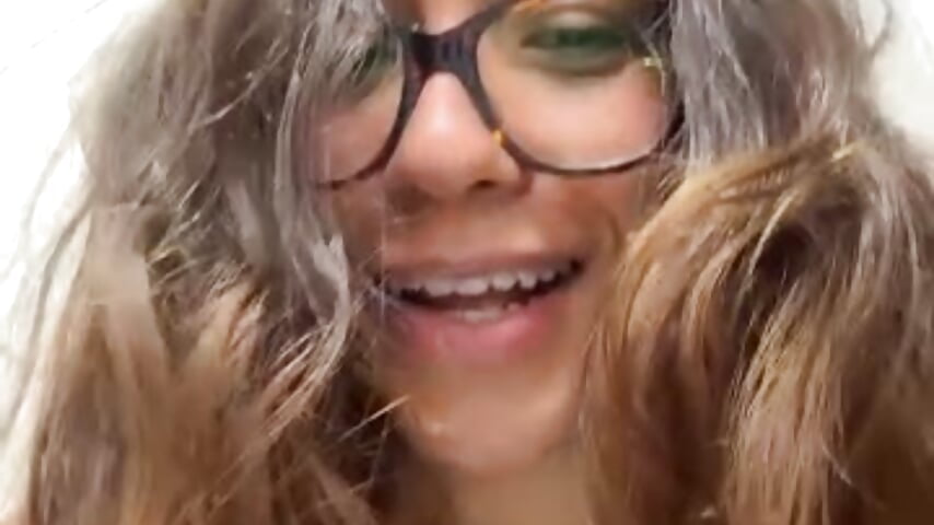 CREAMY SQUIRT SHOW - video ValeriEvan kameramallilta