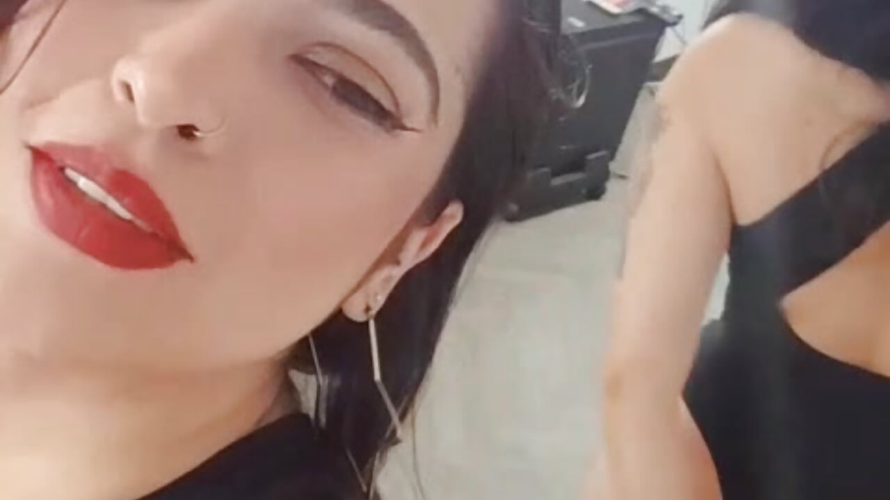 WhatsApp Video 2025-04-01 at 6,22,53 PM - video by Cleopatracute_ cam model