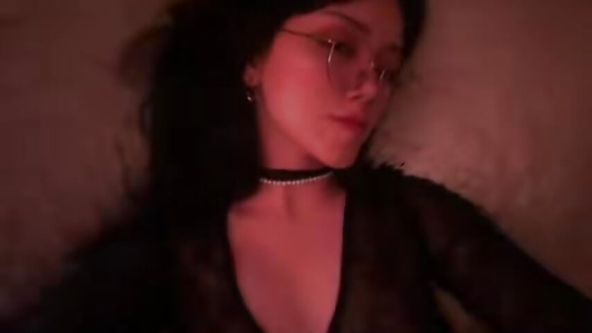 hellooo - video by suzumi__ cam model