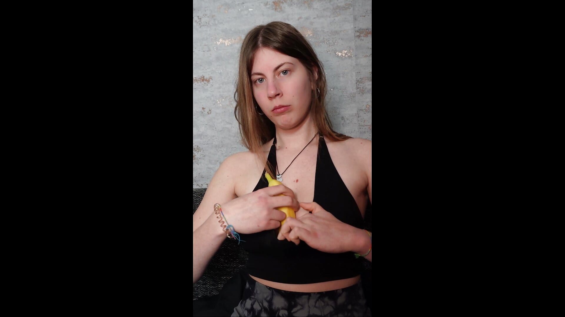 Bannane zwischen meinen Boobs Tease 🥵🔥