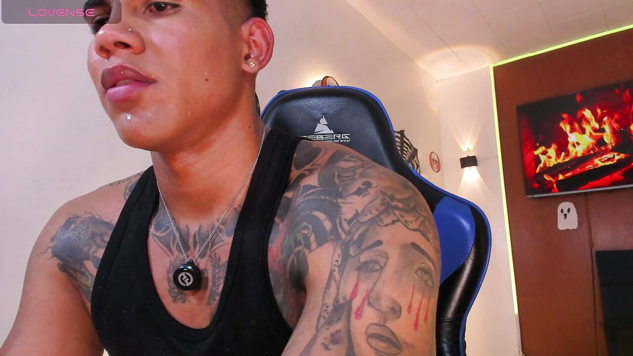 🥵in following videos 🥵You'll see why I'm so sweaty 👉 - video by Damian_latinxxx cam model