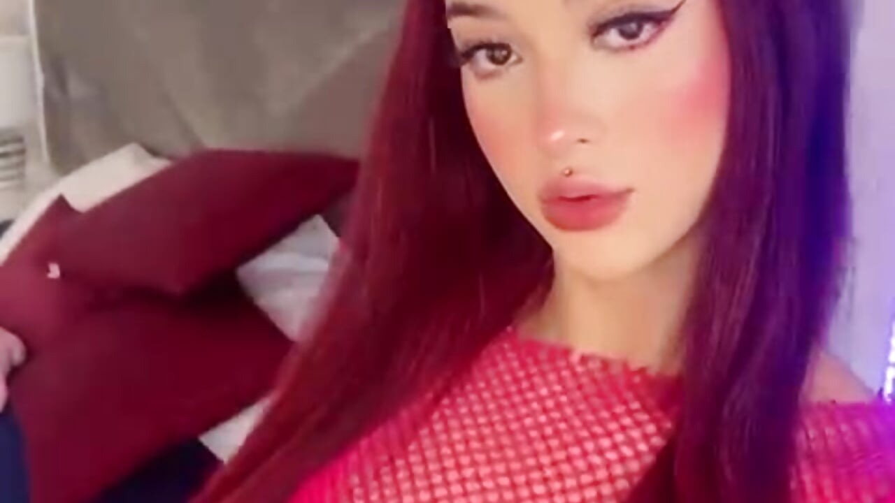 Do whatever you want to me” - video by iam_scarlett_hot cam model