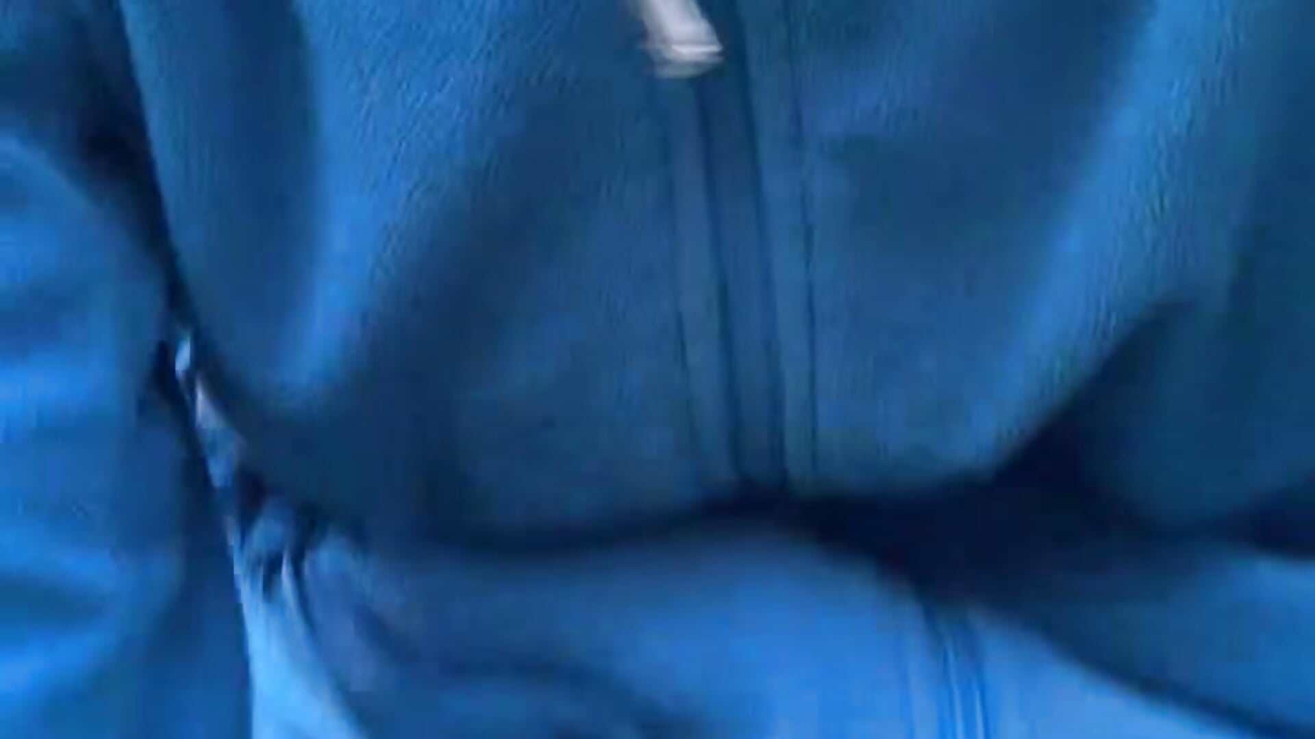 Peed in the garden while going for a walk, after the camshow on May 16 - video di FoxyandTed modella di cam