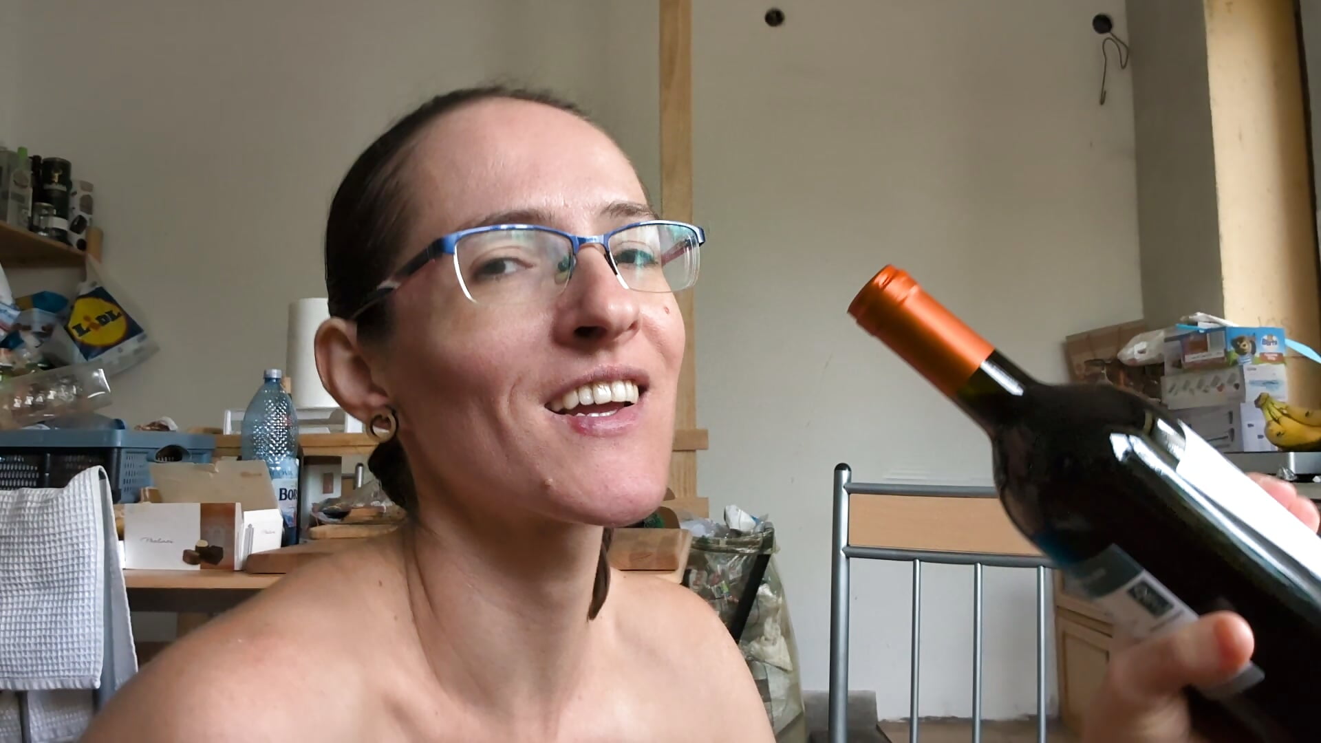 Suck full wine bottle as if it's your cock