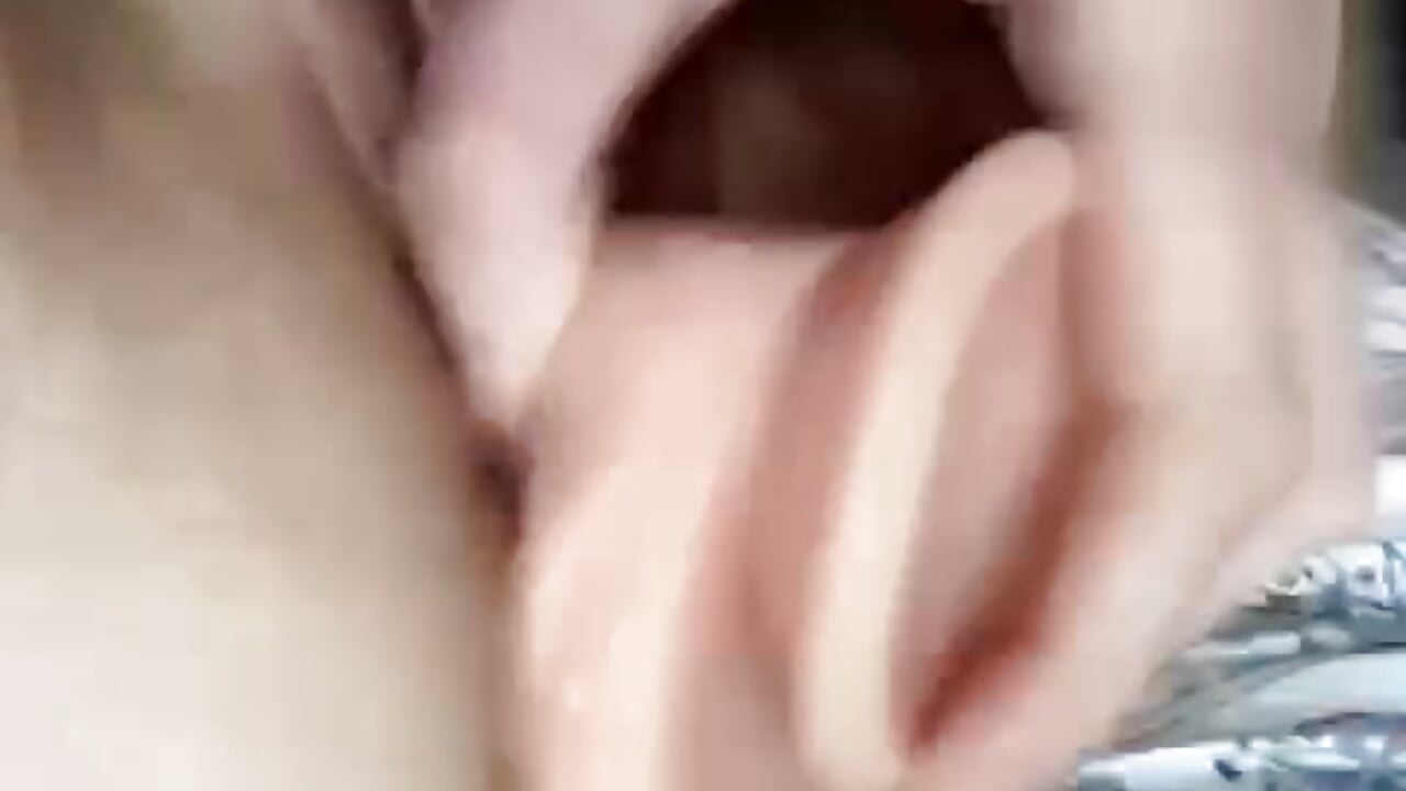 Quick dildo action - video by Ailsa_Bliss cam model