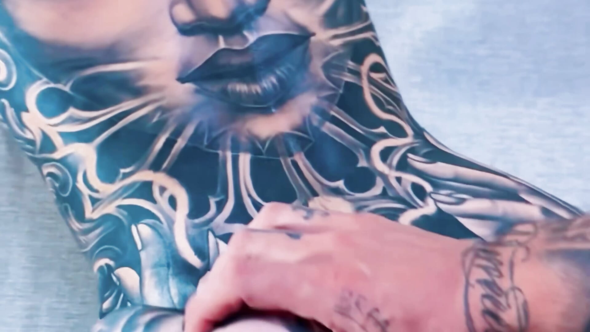 Italian guy fucked me in Spa like crazy - Inked_lorena 캠 모델의 동영상