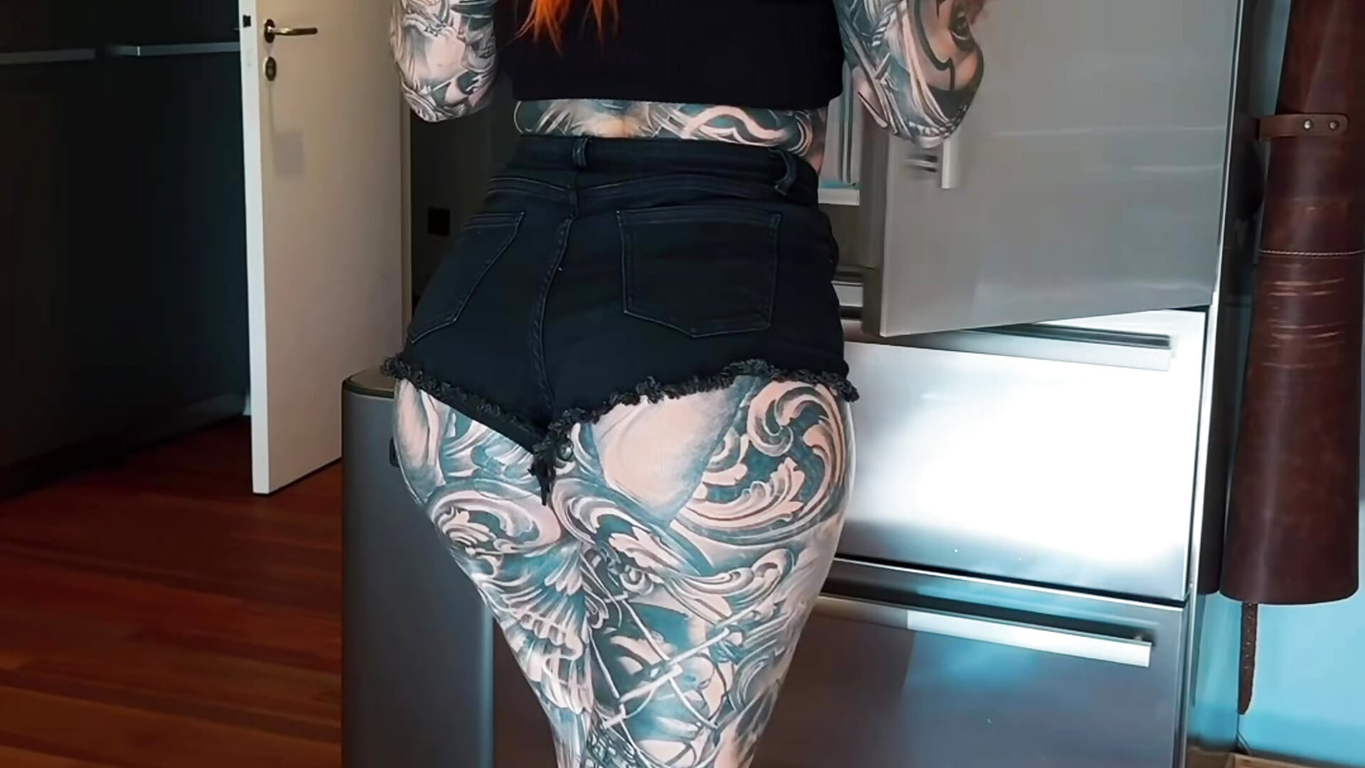 Booty queen - Inked_lorena 캠 모델의 동영상