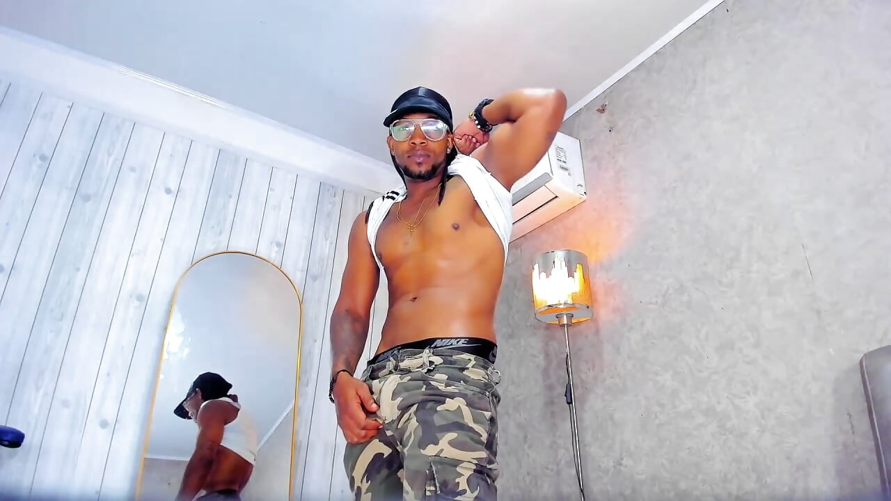 Horny day, welcum and enjoy 😘 - video by RicoBrown777_ cam model