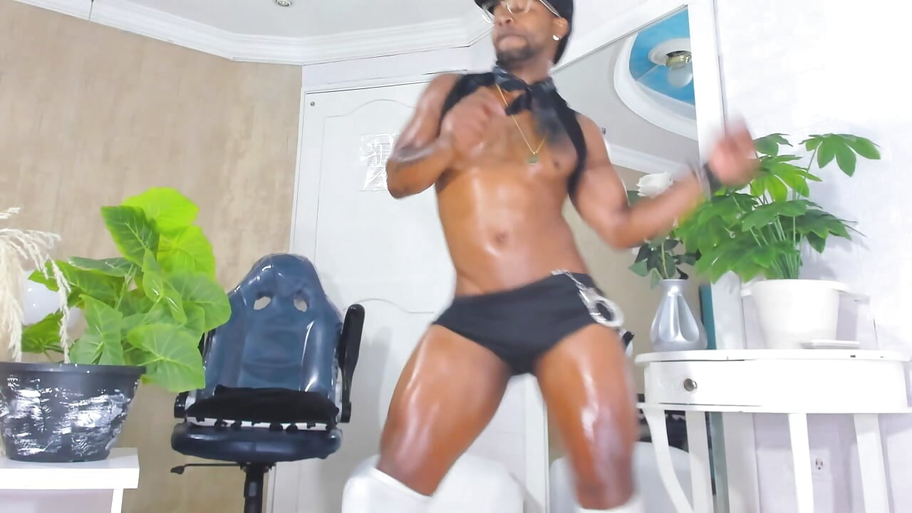 I love dancing sexy for you 🥰 - video by RicoBrown777_ cam model