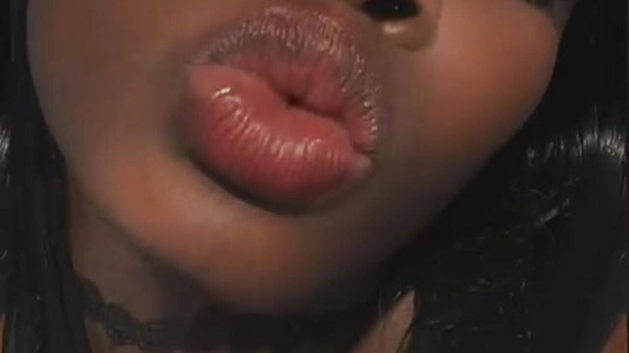 02 - video by SaraiEvans cam model