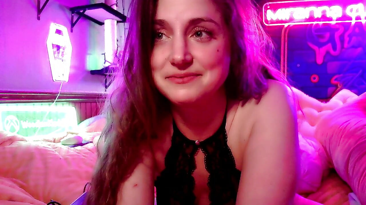 March Content: 1st Fuck Machine Trial With A Quickie Ending And Stupid Faces :0