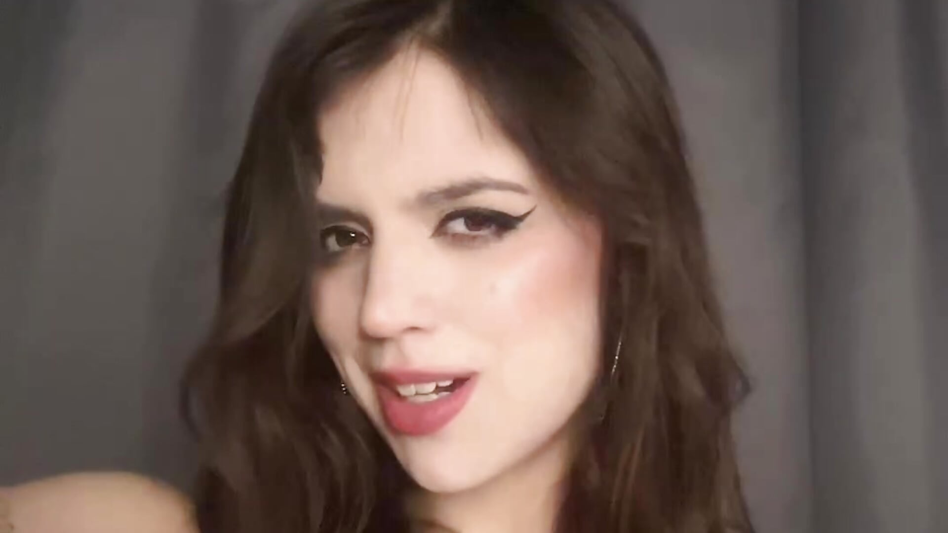 Me - video by LinetteCharity cam model