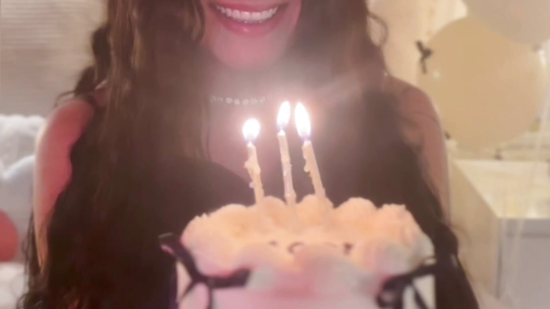 100k followers🤍 - vídeo de _MadiLee_ modelo de câmara