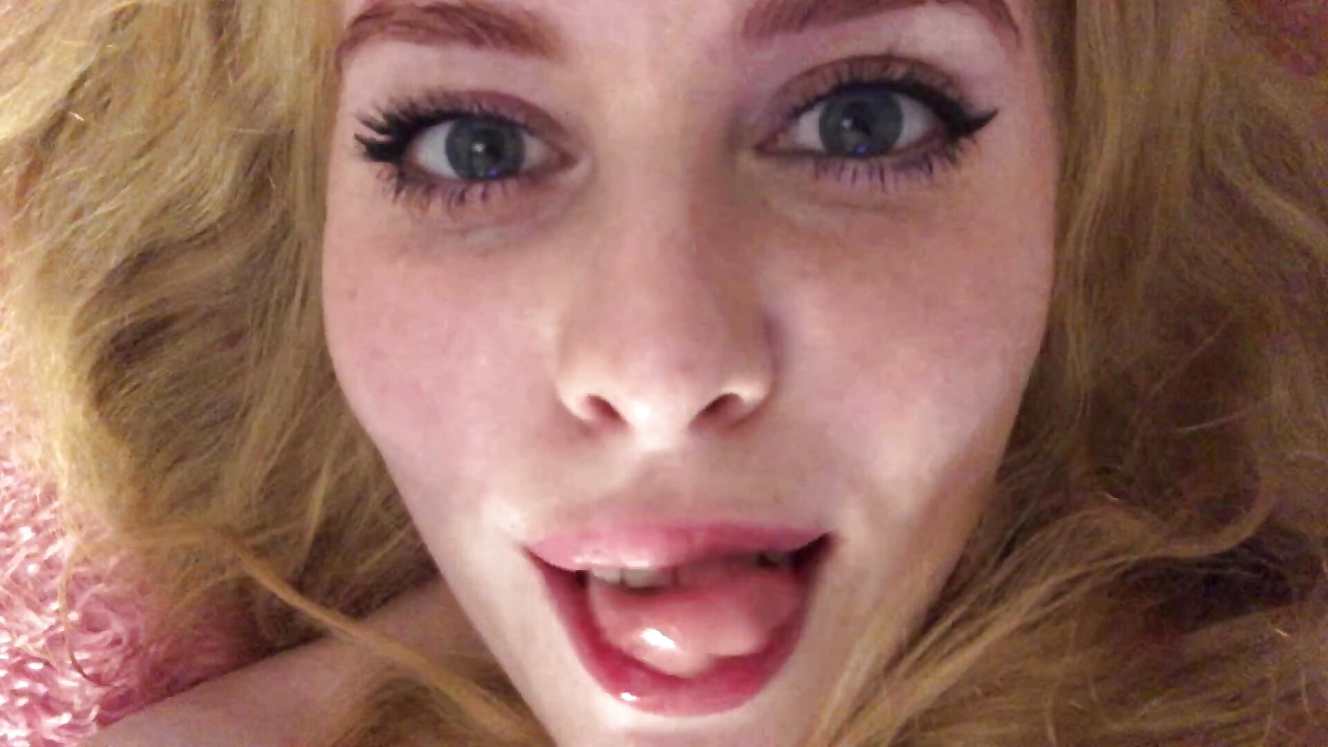 I'm playing around)) - video by RedHotVixen0 cam model