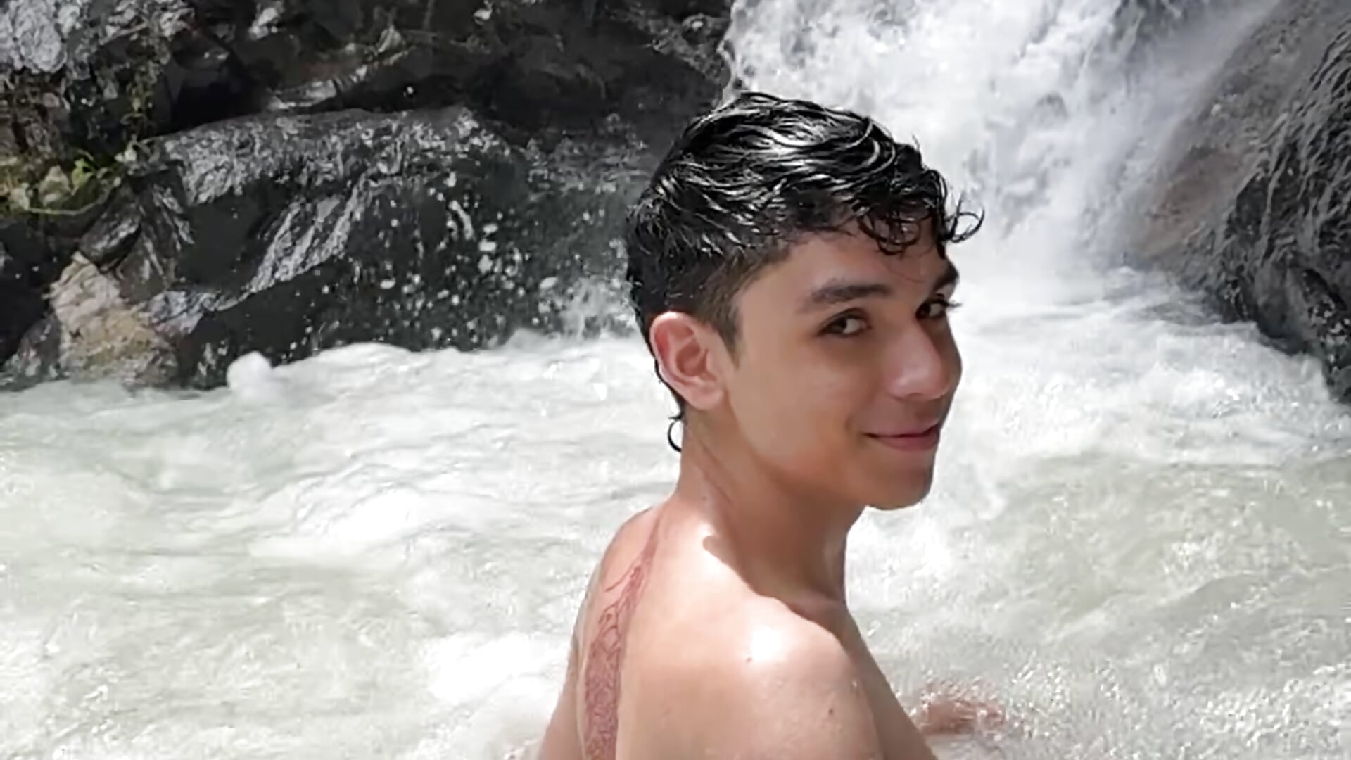 Enjoying nature 🍃❤️ - video by thommy_thompson cam model