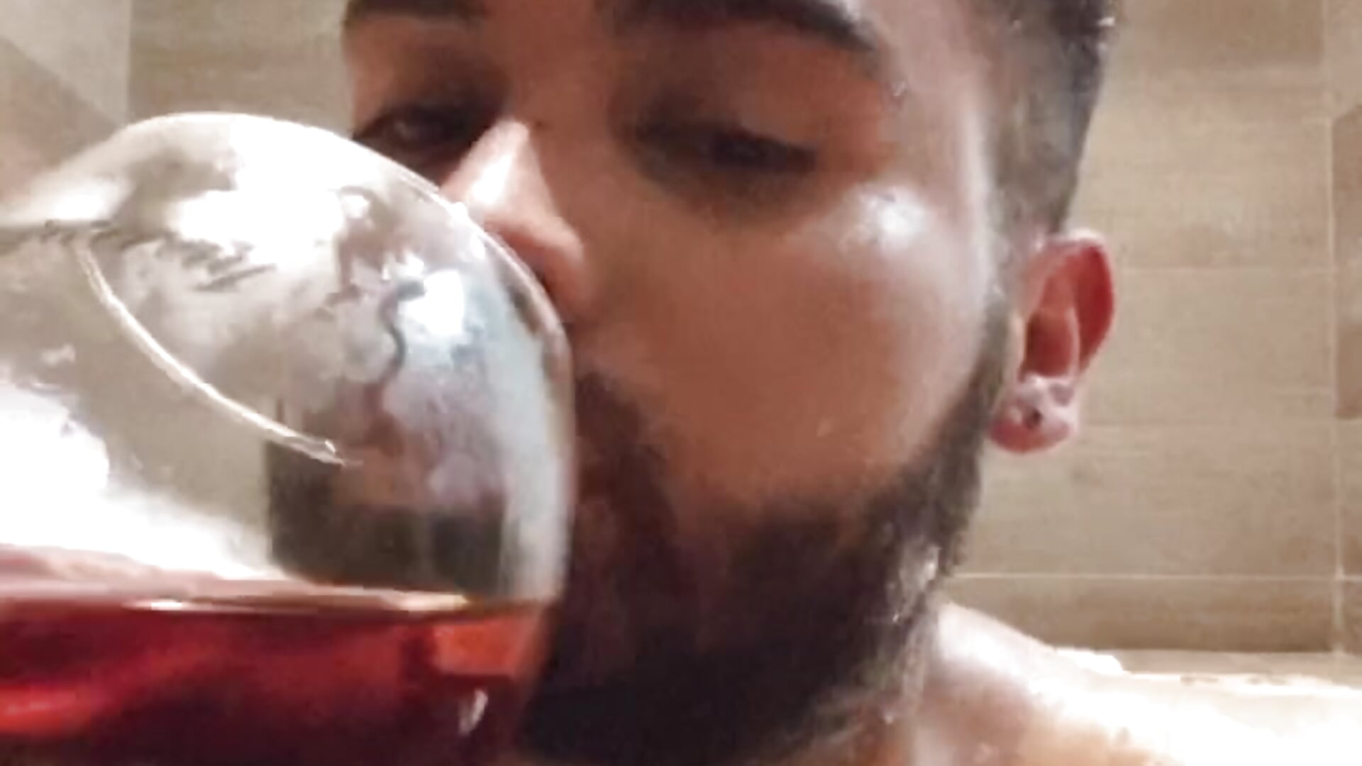 Wine and chill - video by JEAN__TAUREAU cam model