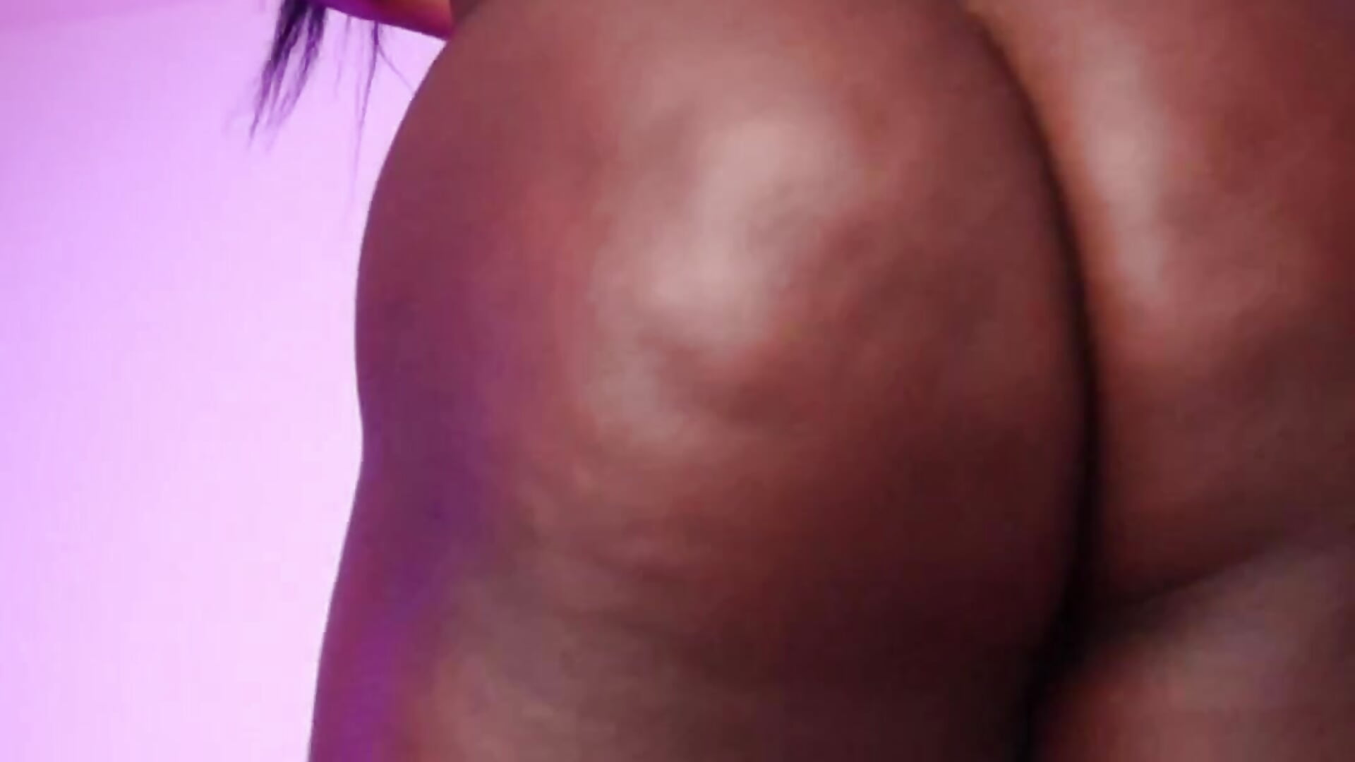 My ass is waiting for new guests - video by Hugemassivebootie cam model