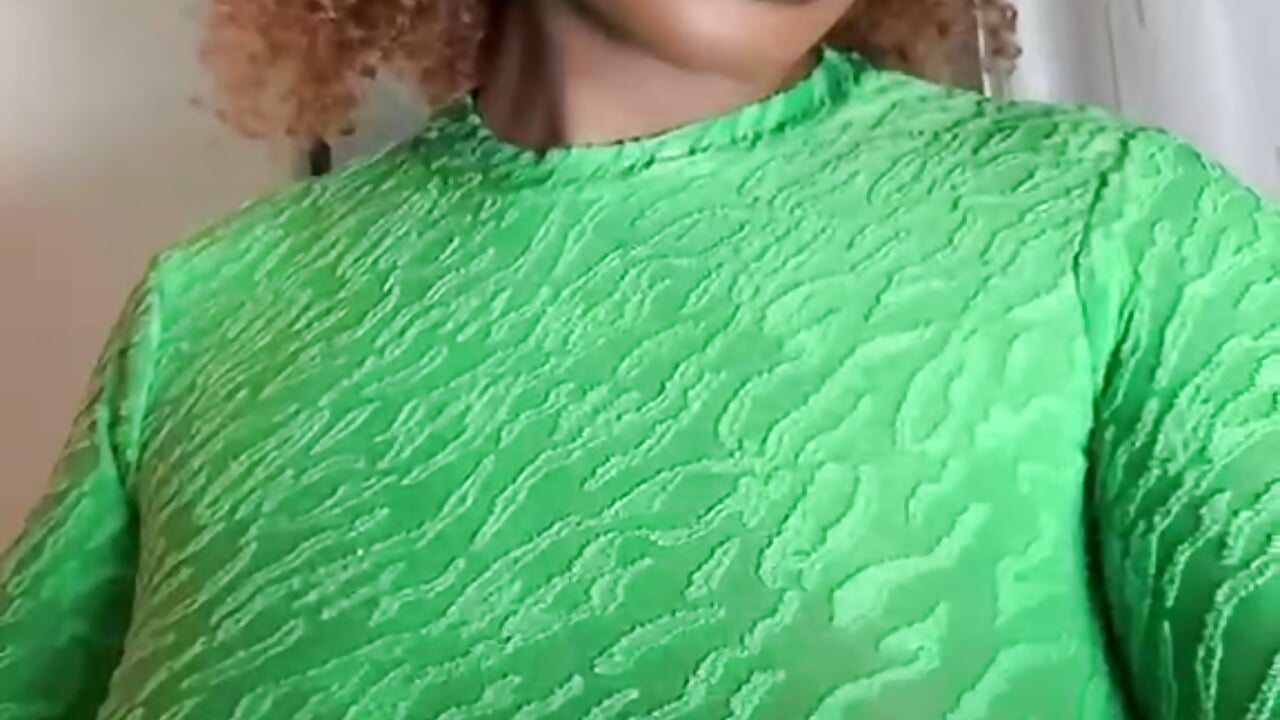 B - video by JJsbigbootywify cam model