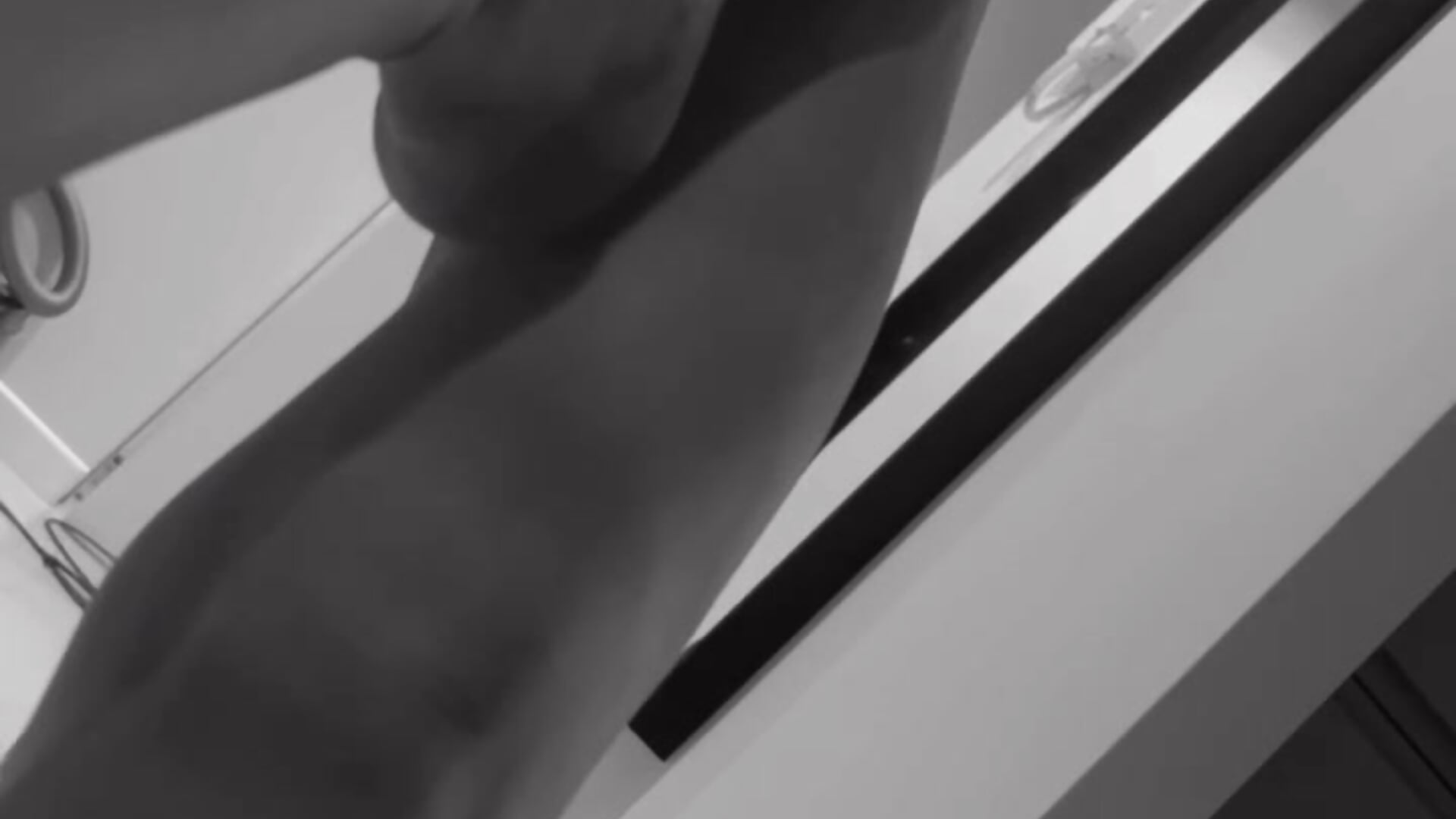 Feet tease - video by aishahottie cam model