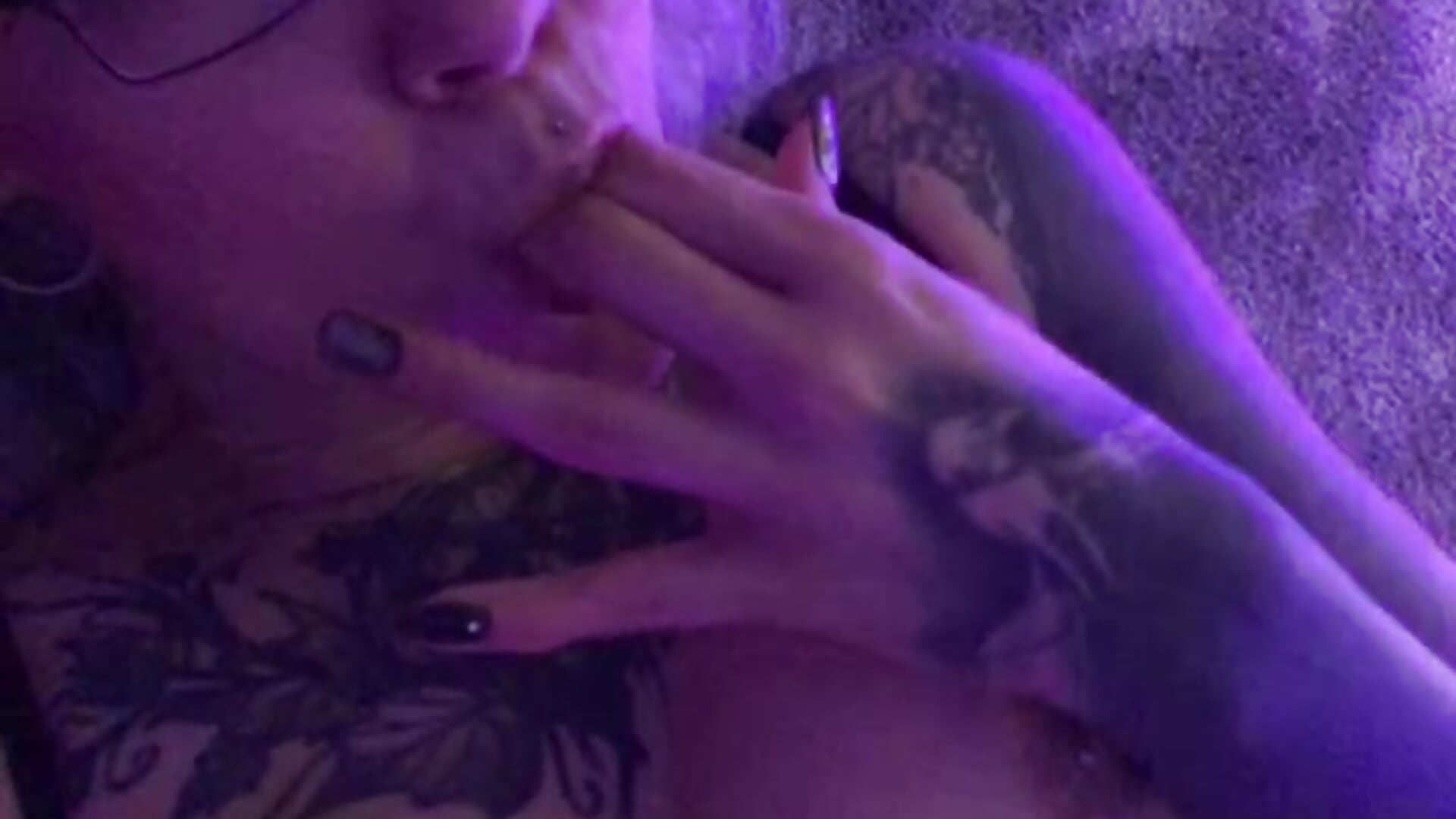 2024-02 coming home to horny goth gfe - video Just_Nona kameramallilta