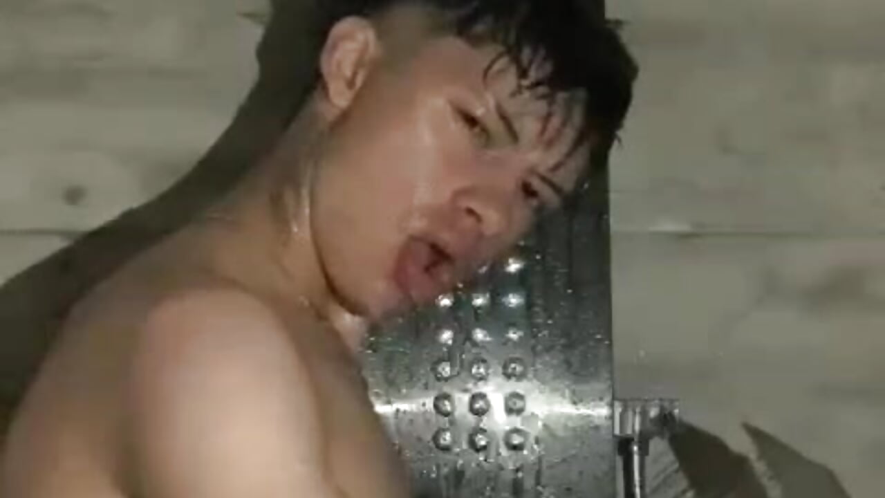 Let's take a shower 😇🚿 - video by Steev_Novoa cam model