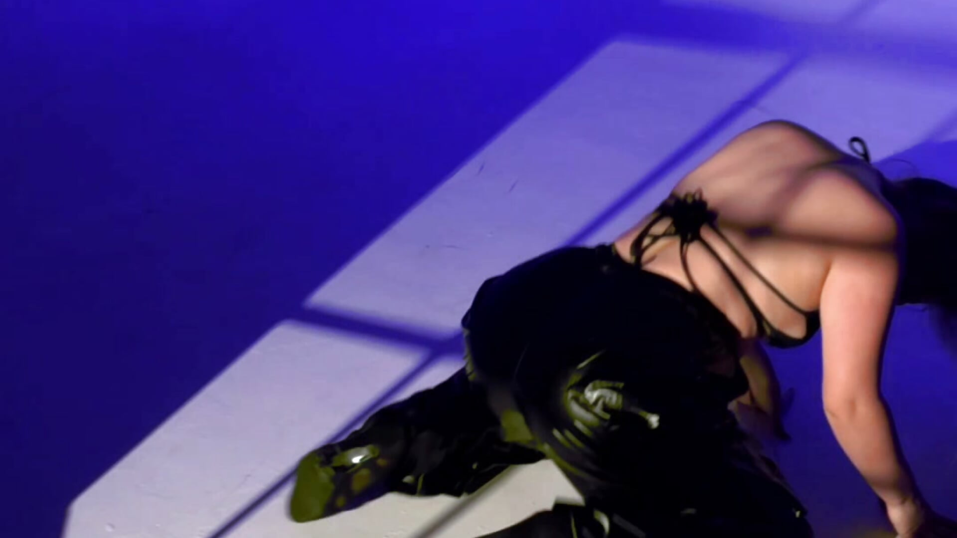 The art of feeling free 🖤 - video by tiffany_becker cam model