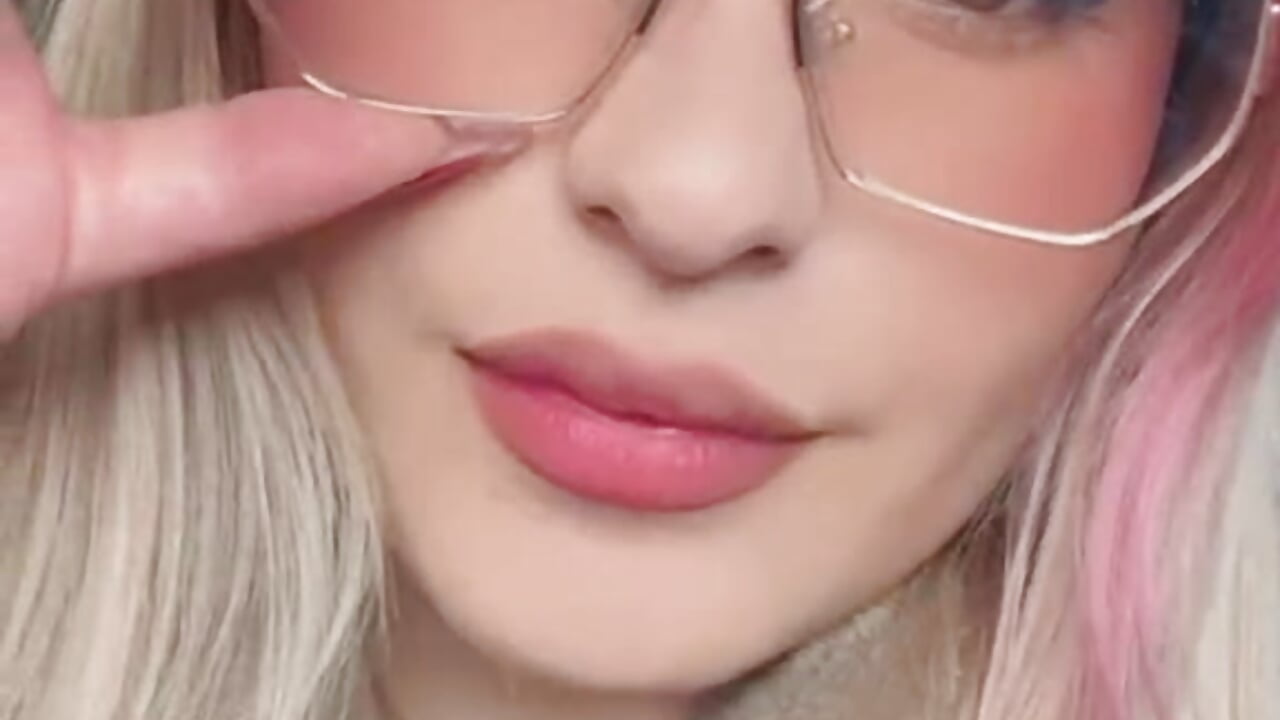 Meow 🦁－カメラキャストのtiffany_beckerの動画