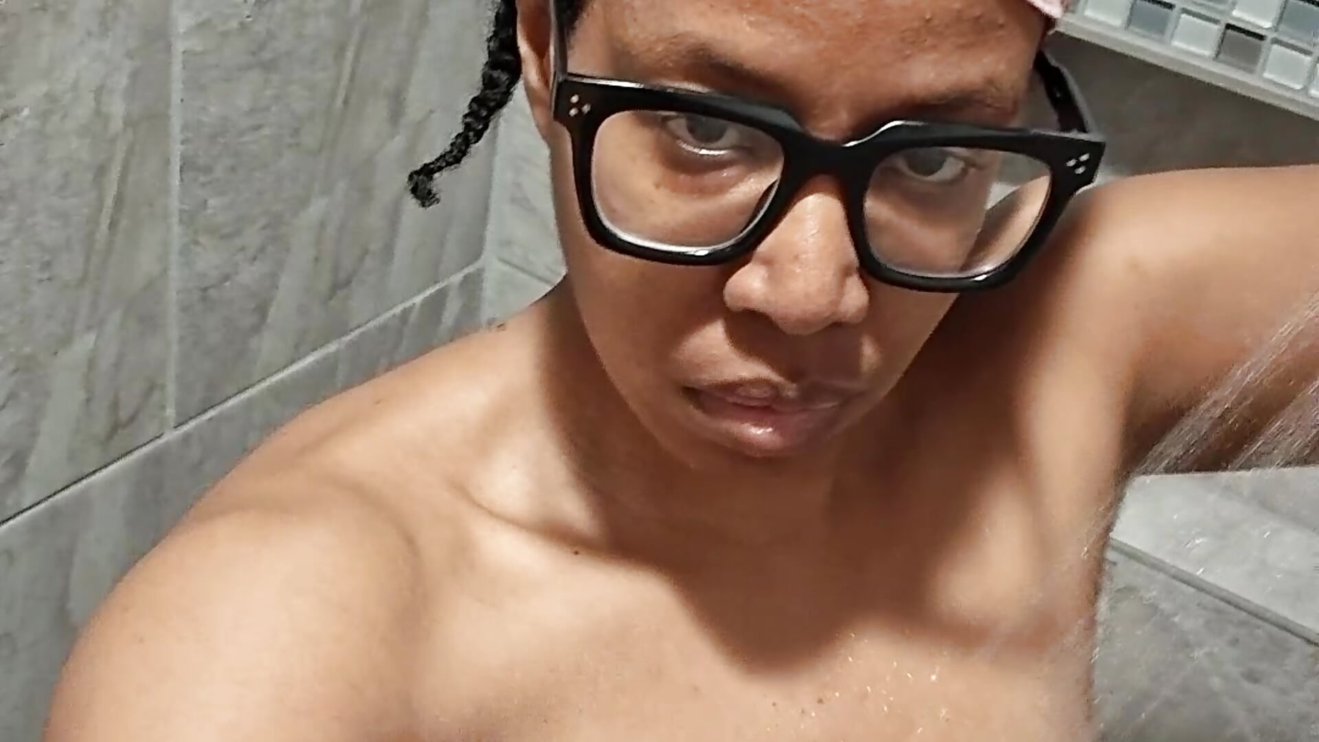 Wet tits - วิดีโอโดย jsuncensored โมเดลแคม