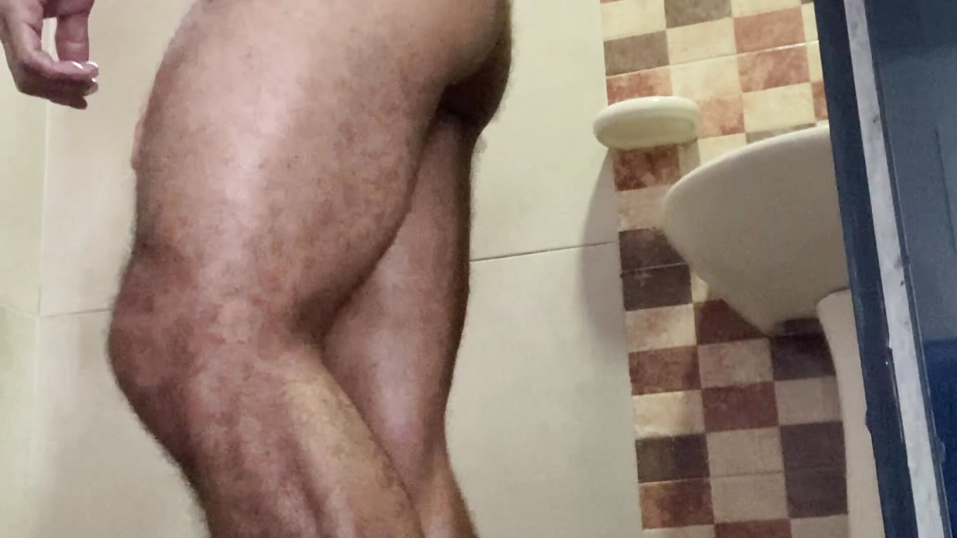 🥵 I touch my ass and masturbate in the shower