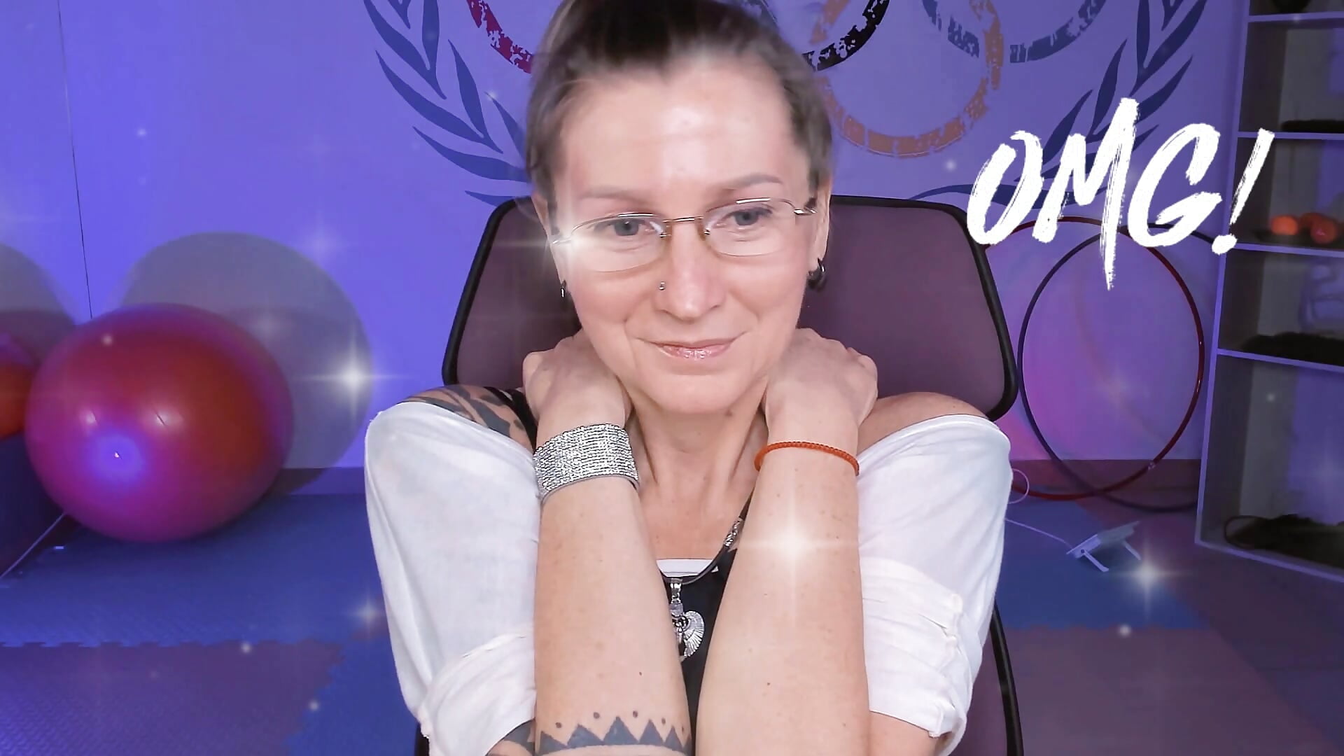 be happy - video by FridaTander cam model