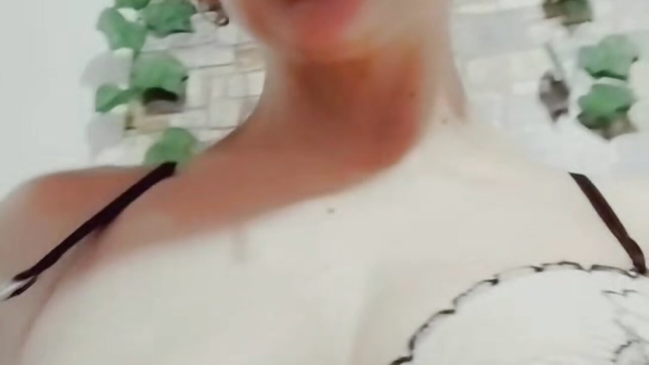 Boobs – video od webkamerové modelky CrazyRousex